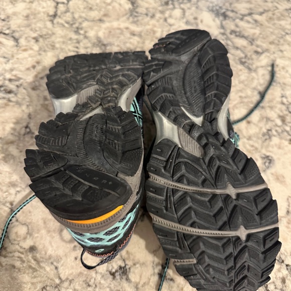 ASICS Cross-trainer Kahana 8 size 7.5 - Picture 2 of 4